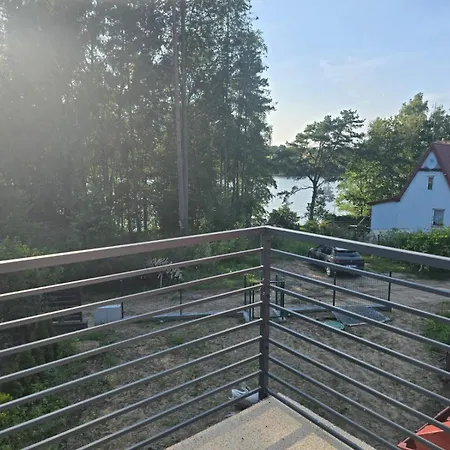 別荘 Na Kaszubach Nad Jeziorem *